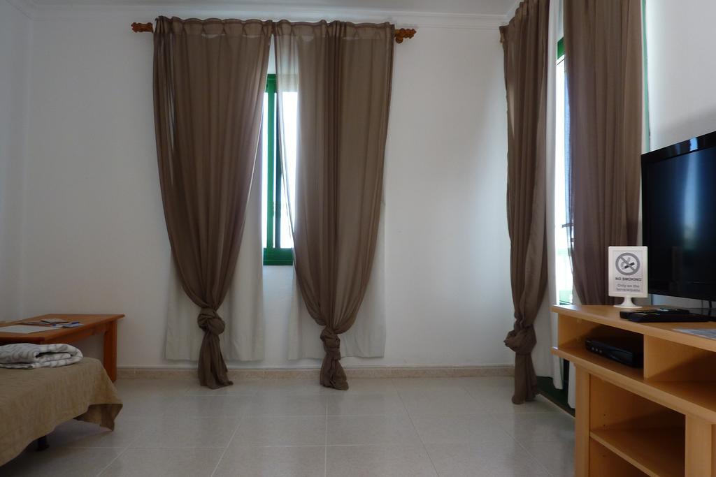 Alhambra Apartamentos 티아즈 외부 사진